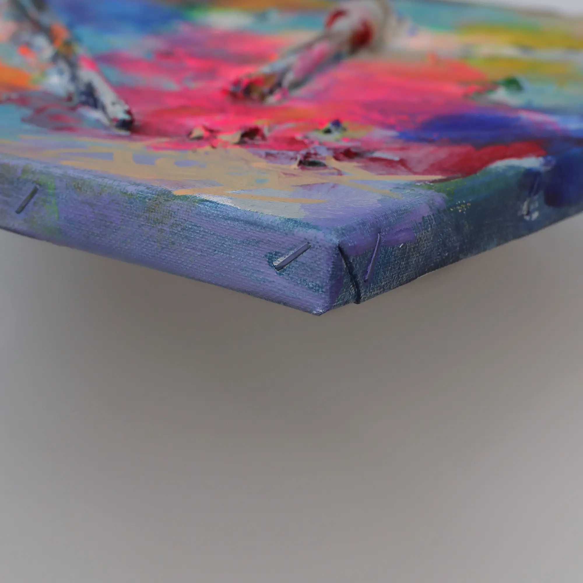 Nahaufnahme Mini XS Gemälde klein blau pastell pink Pinsel Objekt Objekte Pinsel Tuben Art