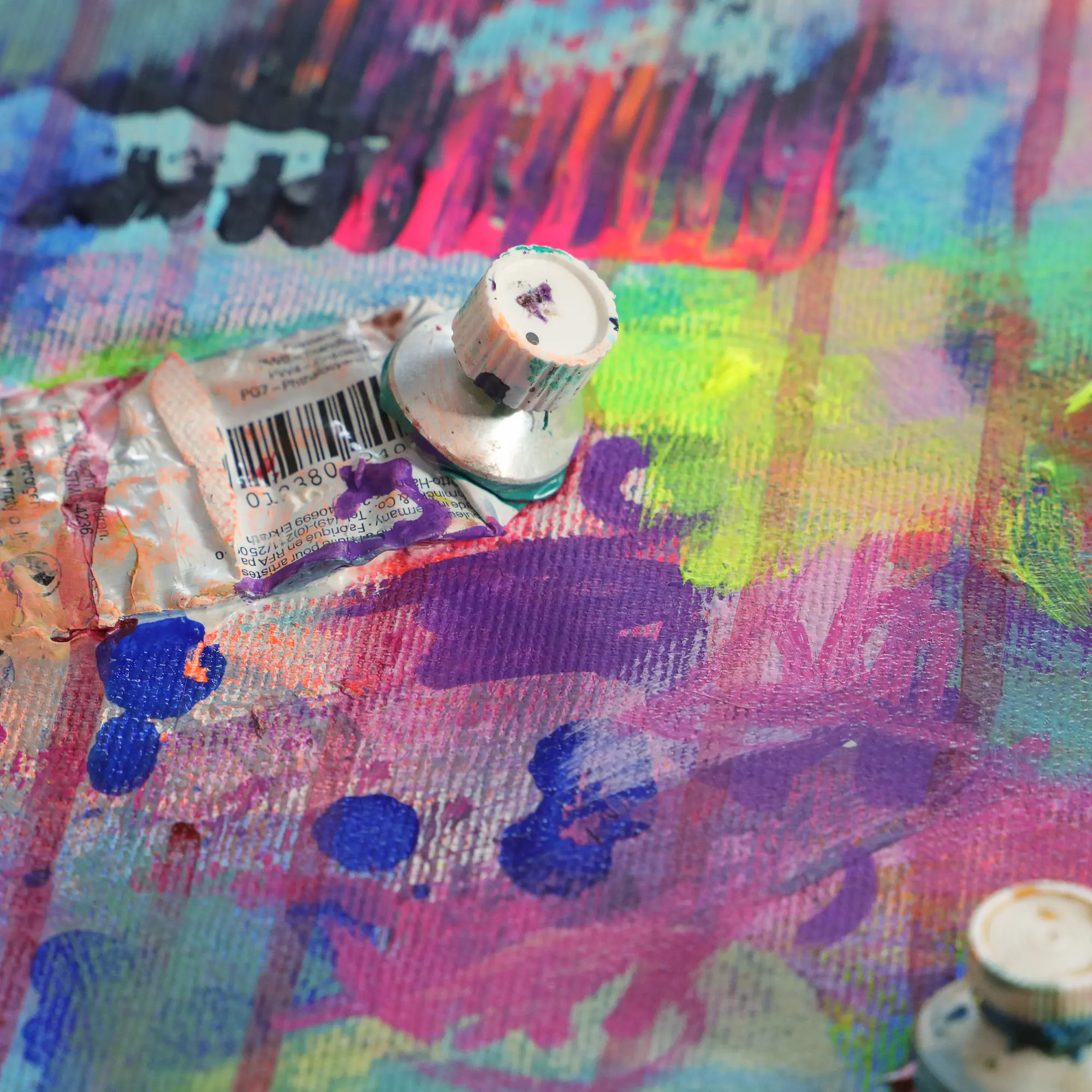 Nahaufnahme Gemälde Bild schmal neon Struktur gelb rot pink lila abstrakt Objekte Pinsel