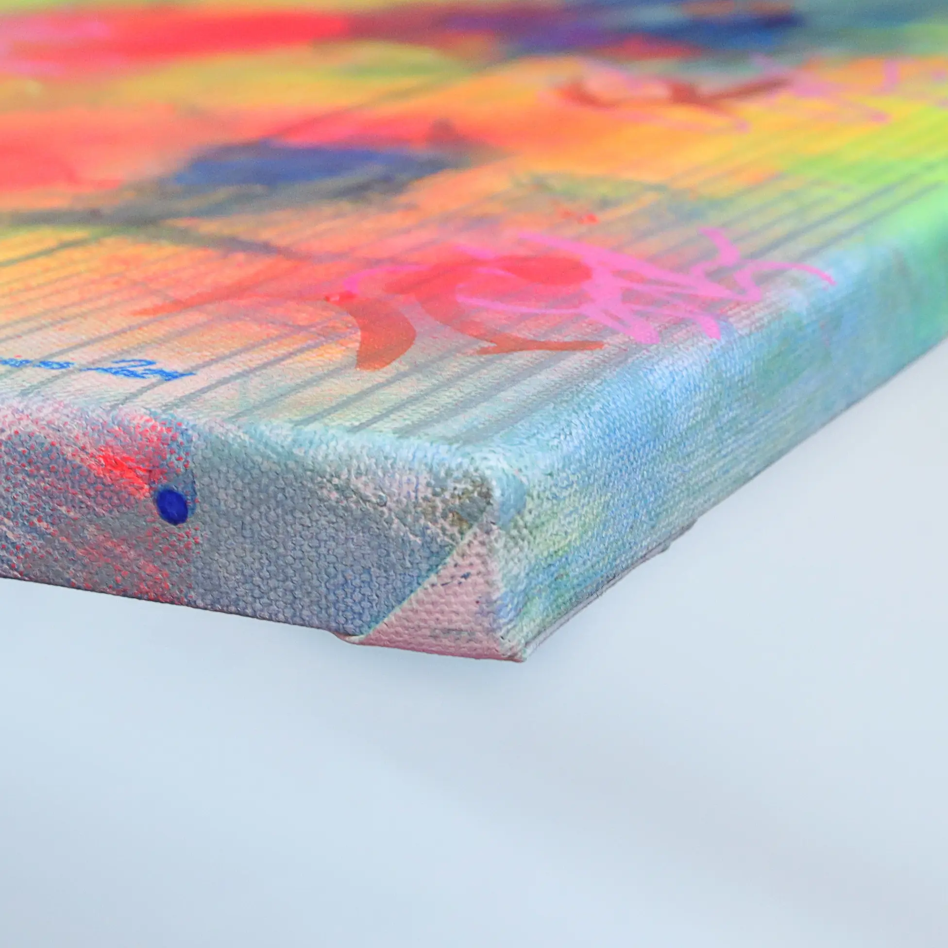 Nahaufnahme Gemälde neon pink gruen blau Linien grau gelb orange Linien Streifen Kleckse