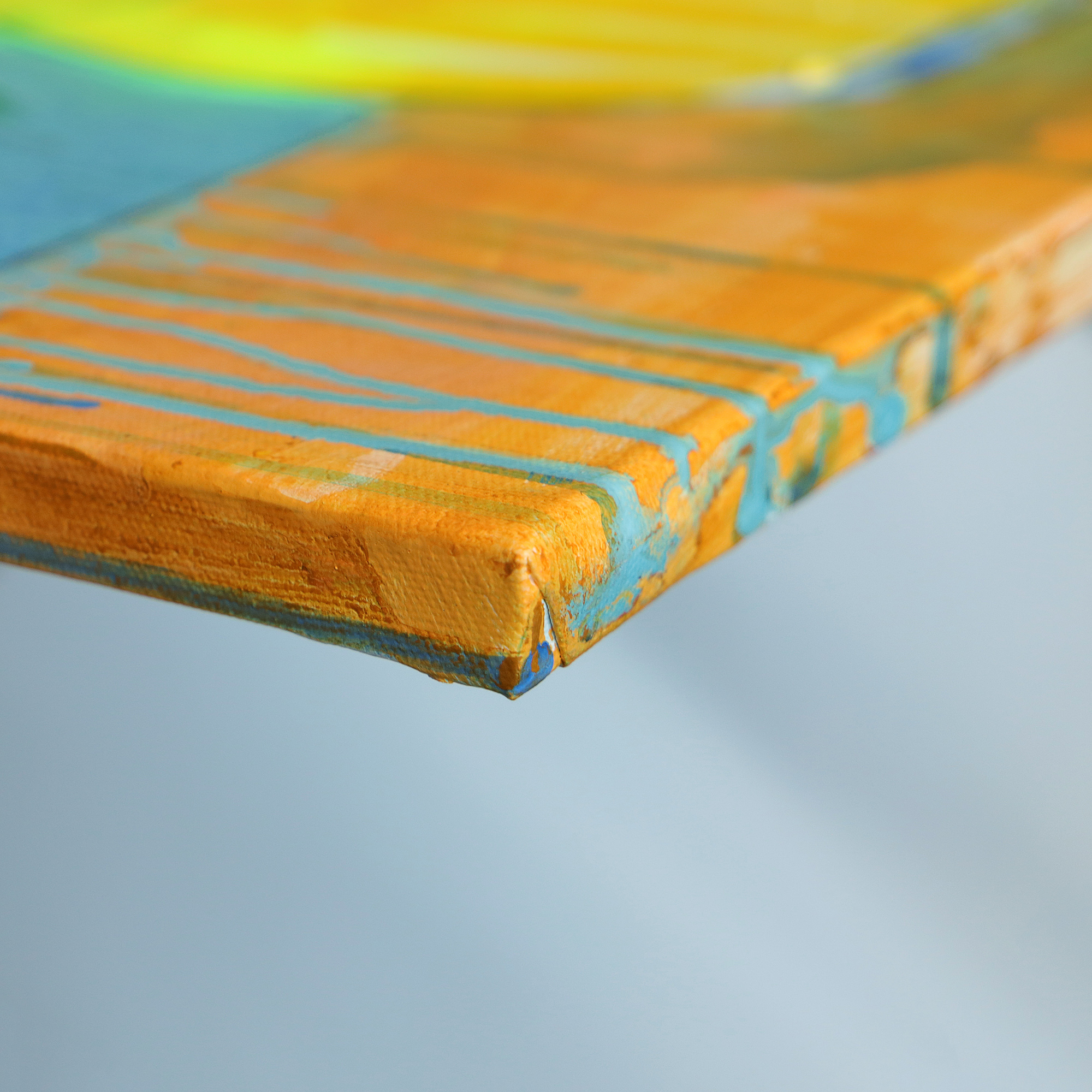 Nahaufnahme Gemaelde Art Blumen Strauss Bouquet neon rosa pink orange blau Vase gelb Kleckse