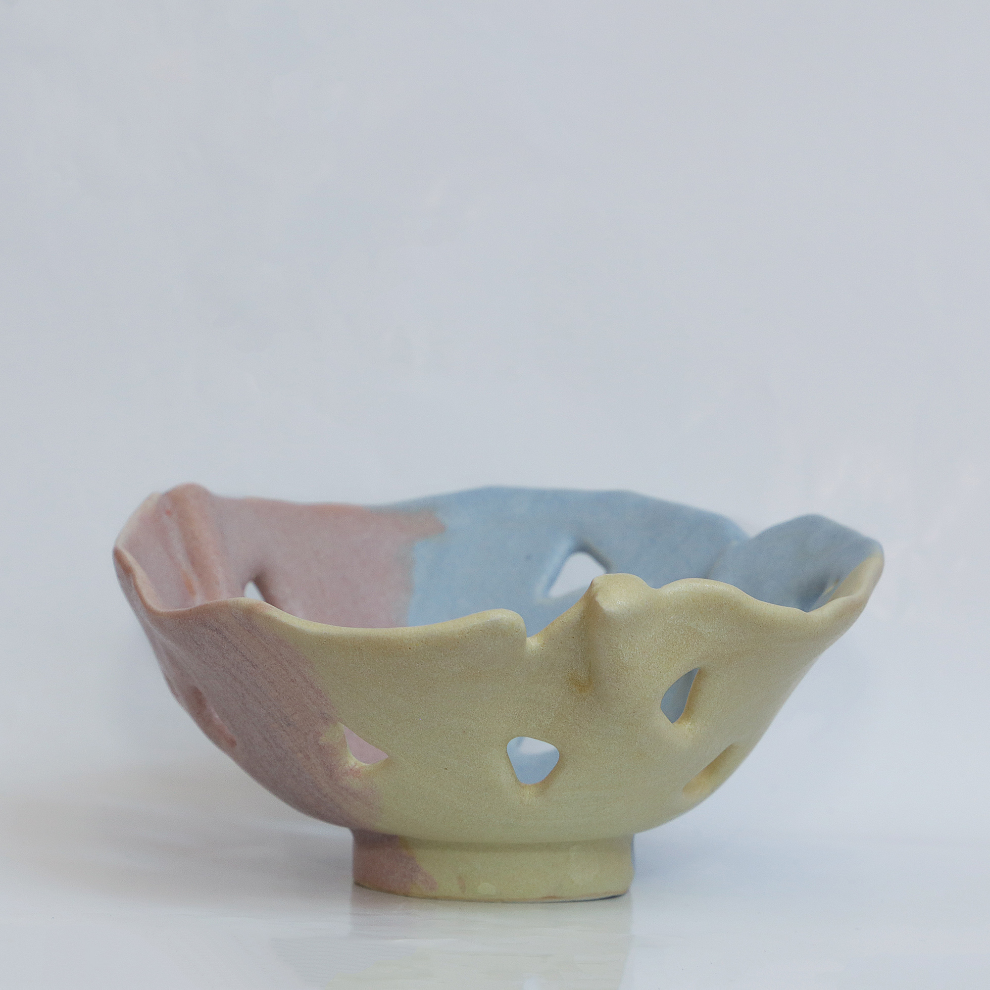 XS Mini Deko Kunst Schale cut outs pastell gelb rosa blau hell Dreieck Keramik