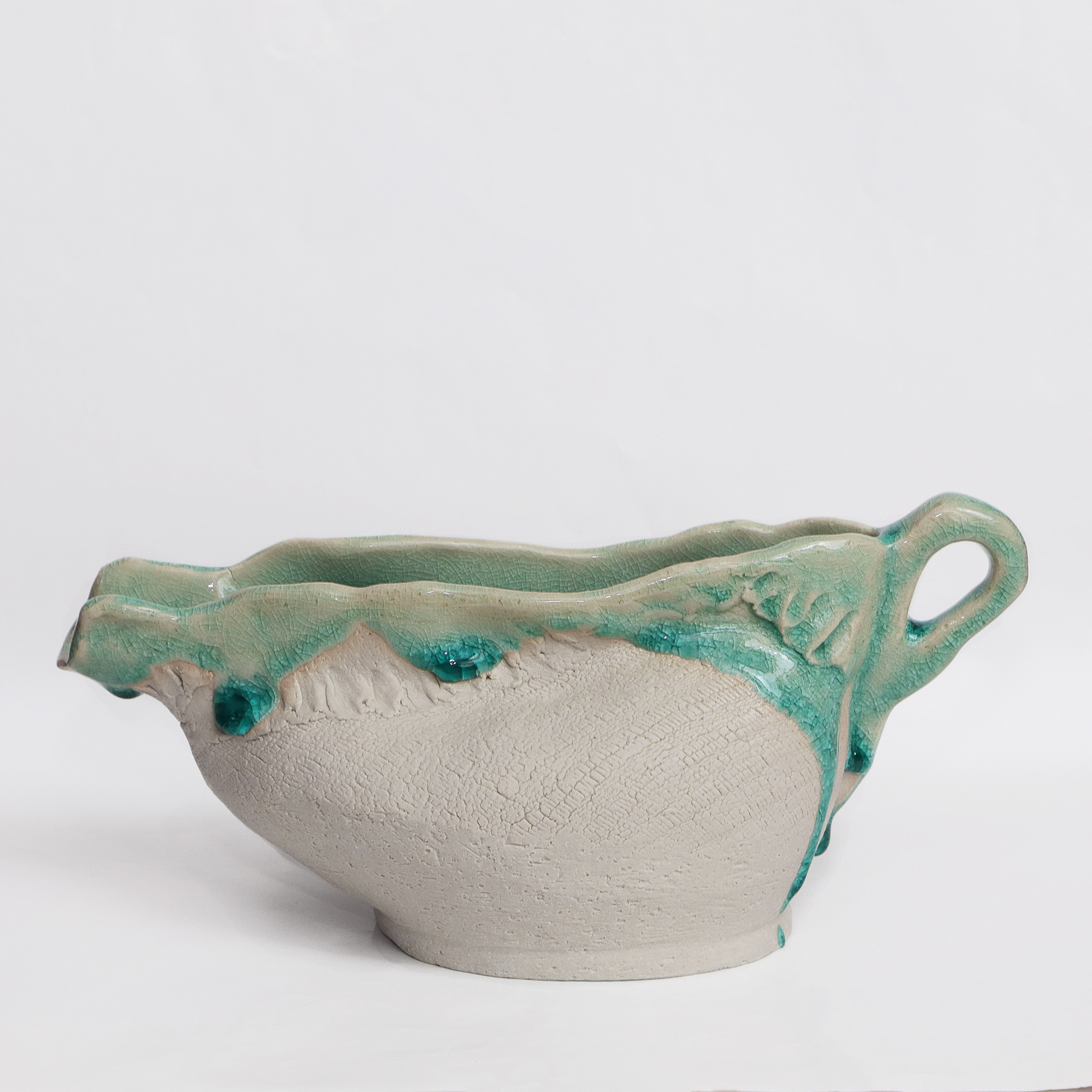 Nahaufnahme Keramik Tee Kanne Blumen Vase weiss tuerkis craquelee abstrakt Kunst Deko Art