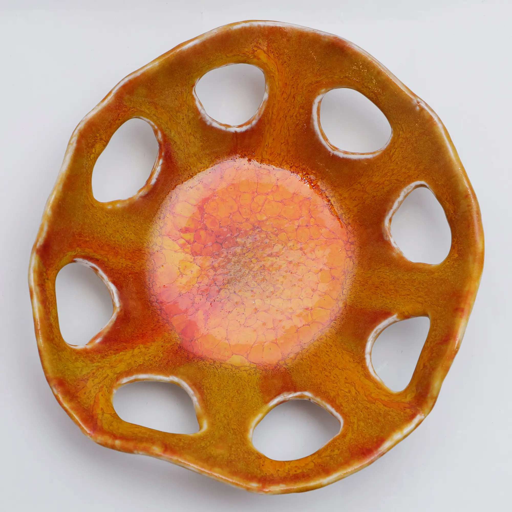 Nahaufnahme XS kleine runde Weichporzellan Schale orange weiss Deko Kunst abstrakt festlich