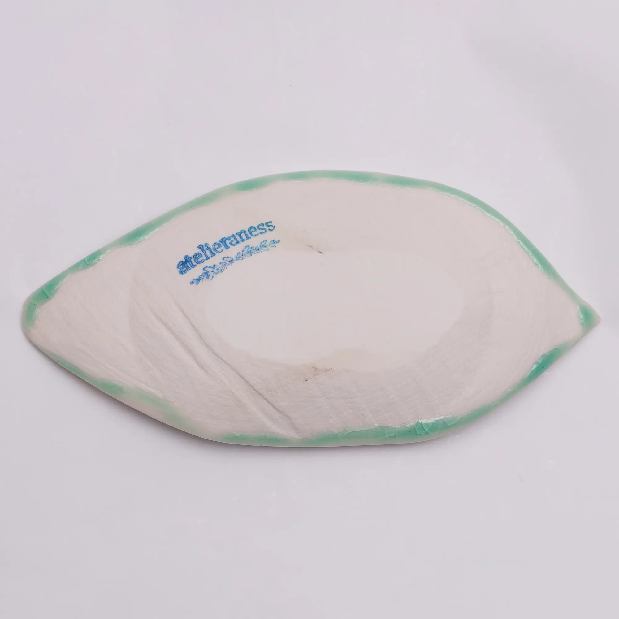 Nahaufnahme XS Mini klein Blatt Schale Schmuck Deko tuerkis craquelee Weichporzellan Kunst