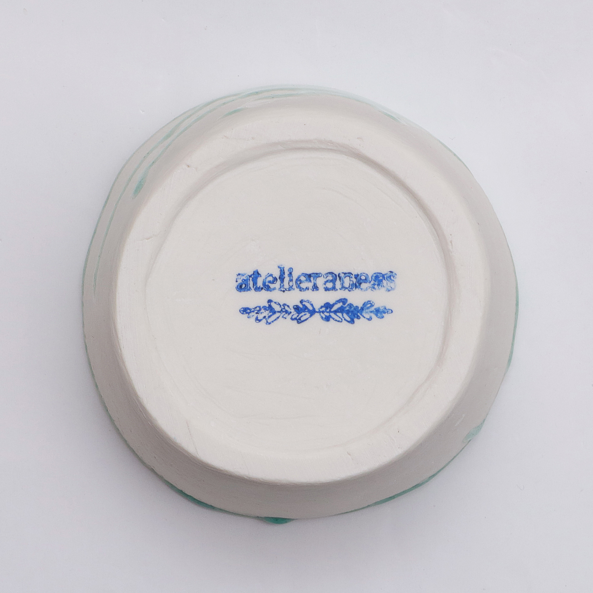 Nahaufnahme XS Mini Schale Weich Porzellan weiss tuerkis craquelee Deko Oliven Art Künstler