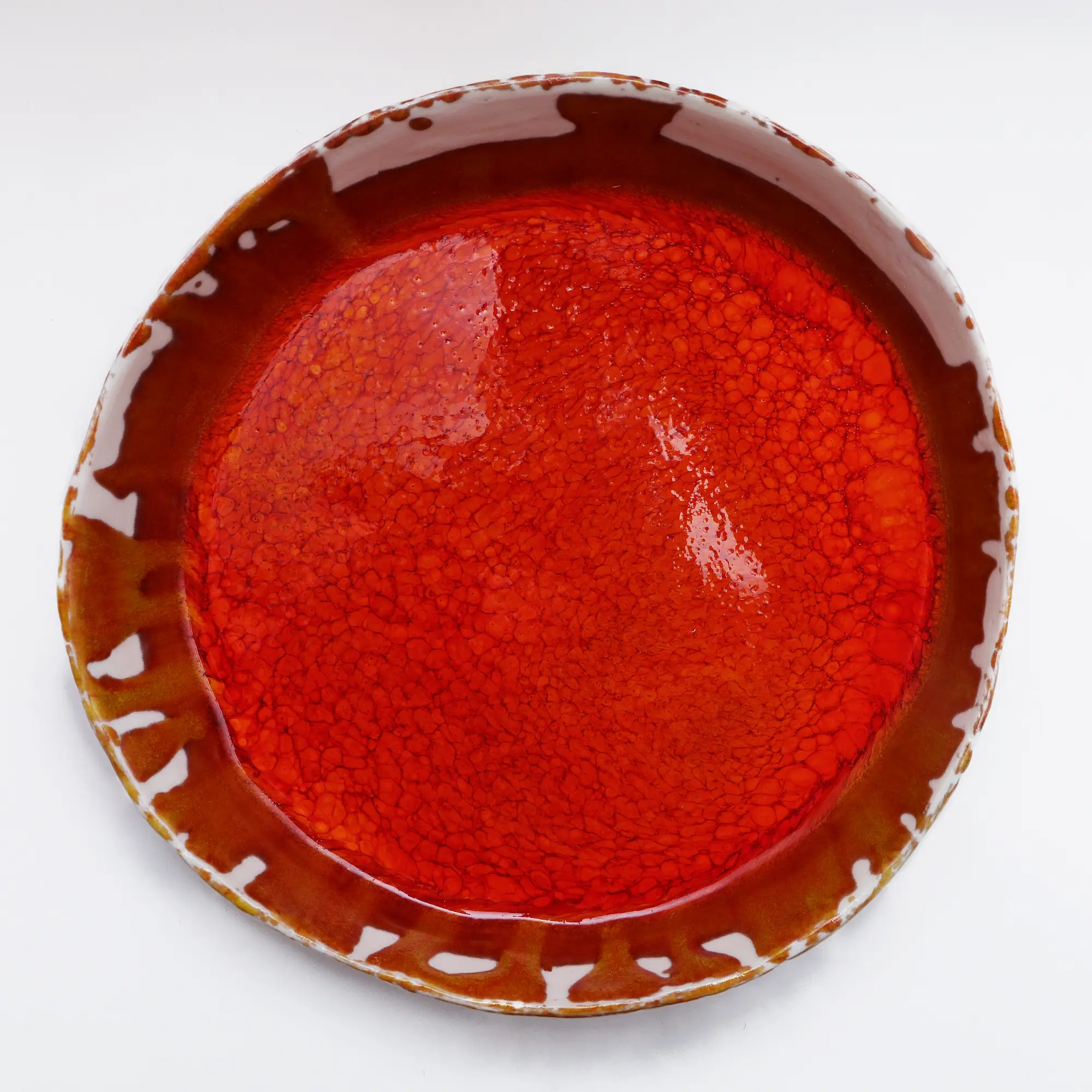 Nahaufnahme Künstler Obst Schale abstrakt Kunst orange rot weiss Porzellan Keramik Deko