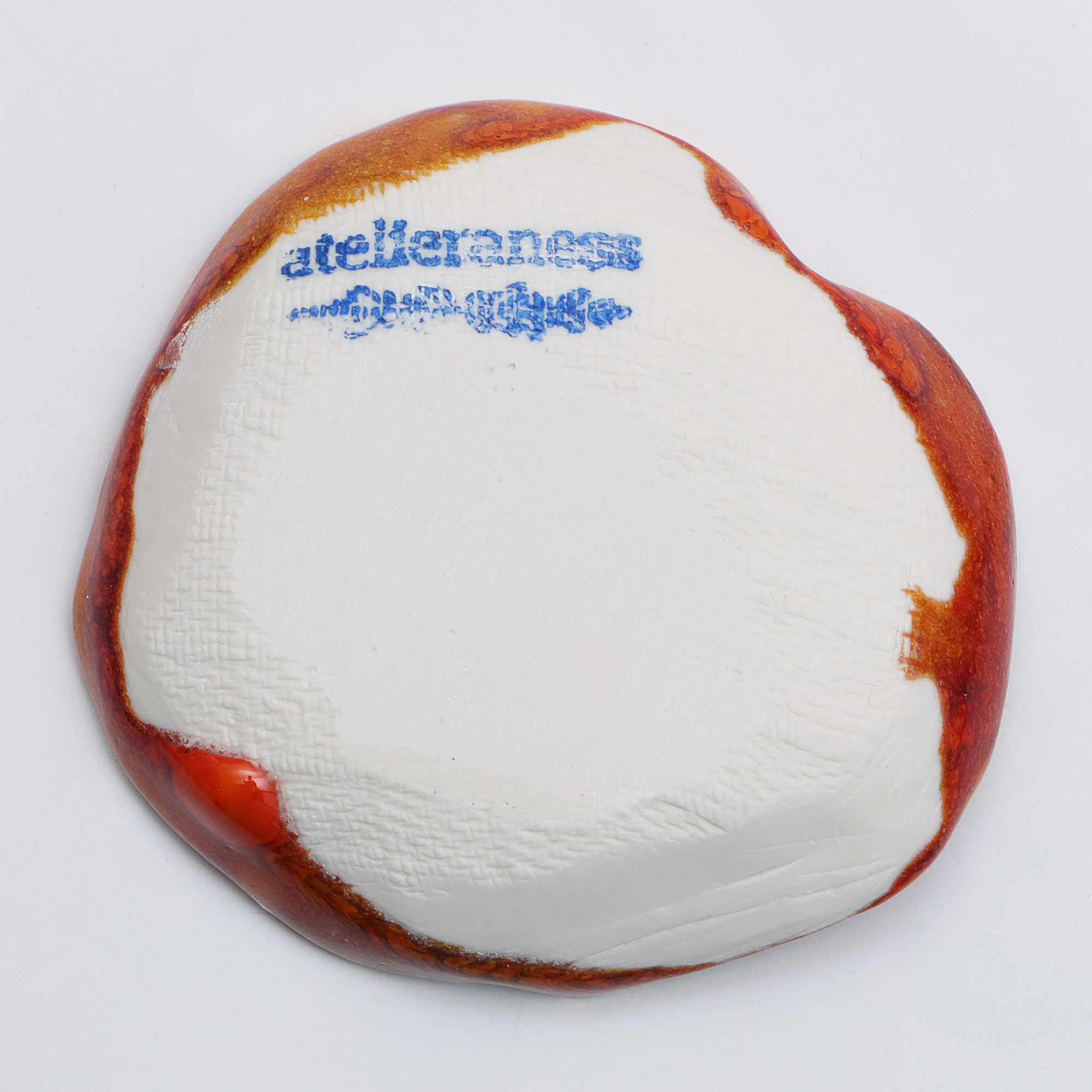 Nahaufnahme XS mini kleines Deko Blatt Schale Schmuck rot Glasur Weichporzellan Kunst antik