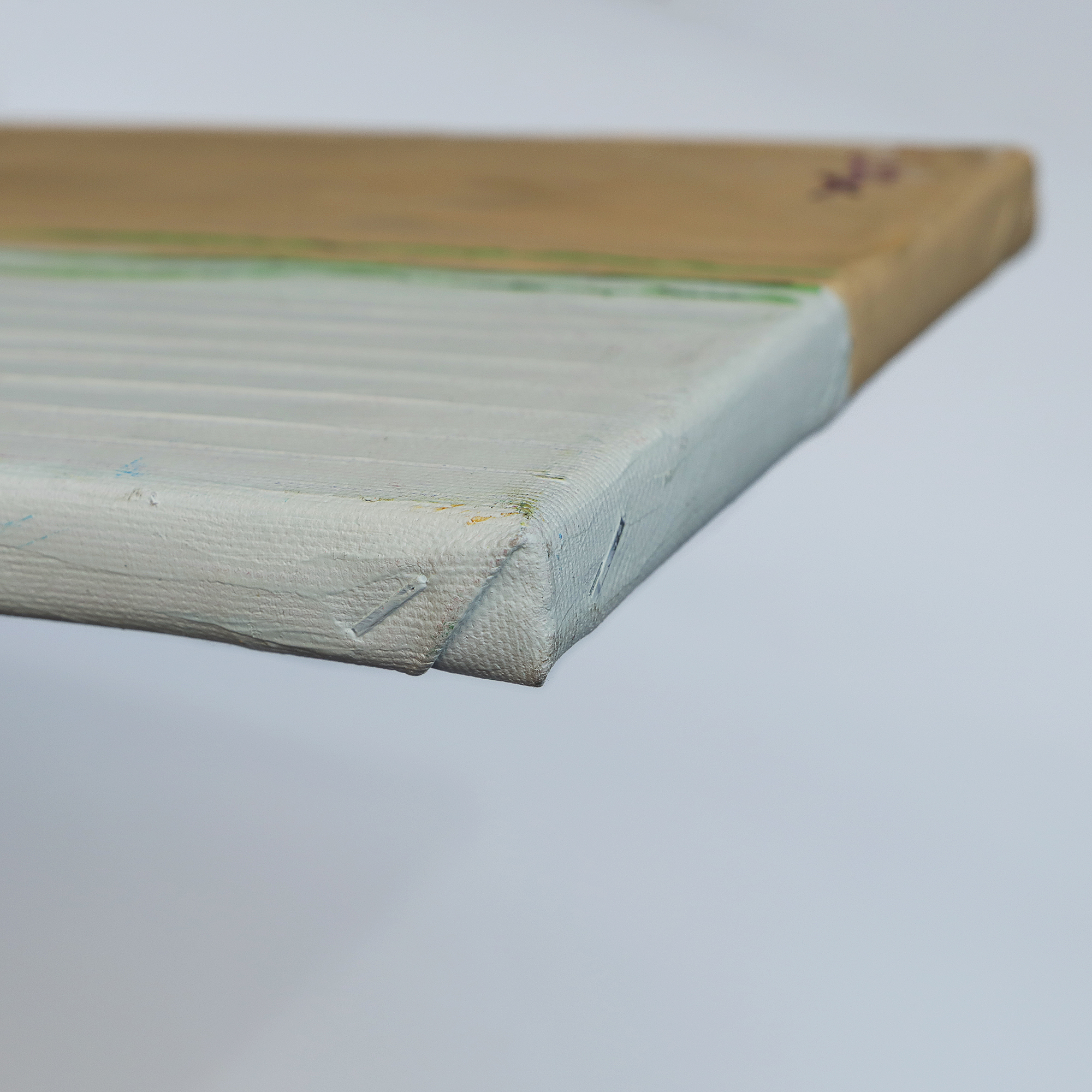 Nahaufnahme Gemaelde schmal weiss Blumen pastos Mohn grau beige Linien Striche Unikat echt